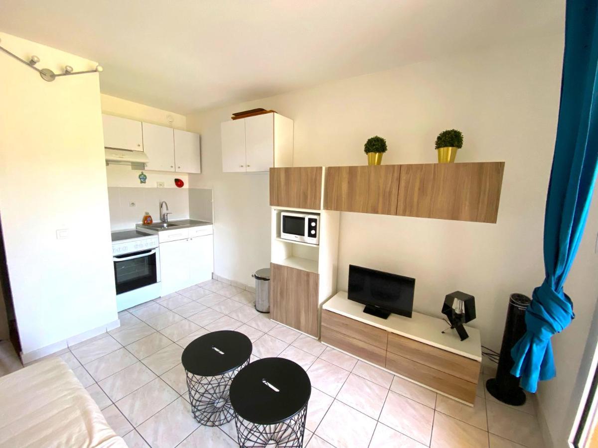 Appart 4 Pers Dans Residence Avec Piscine A 10 Min De La Plage Санари-сюр-Мер Экстерьер фото