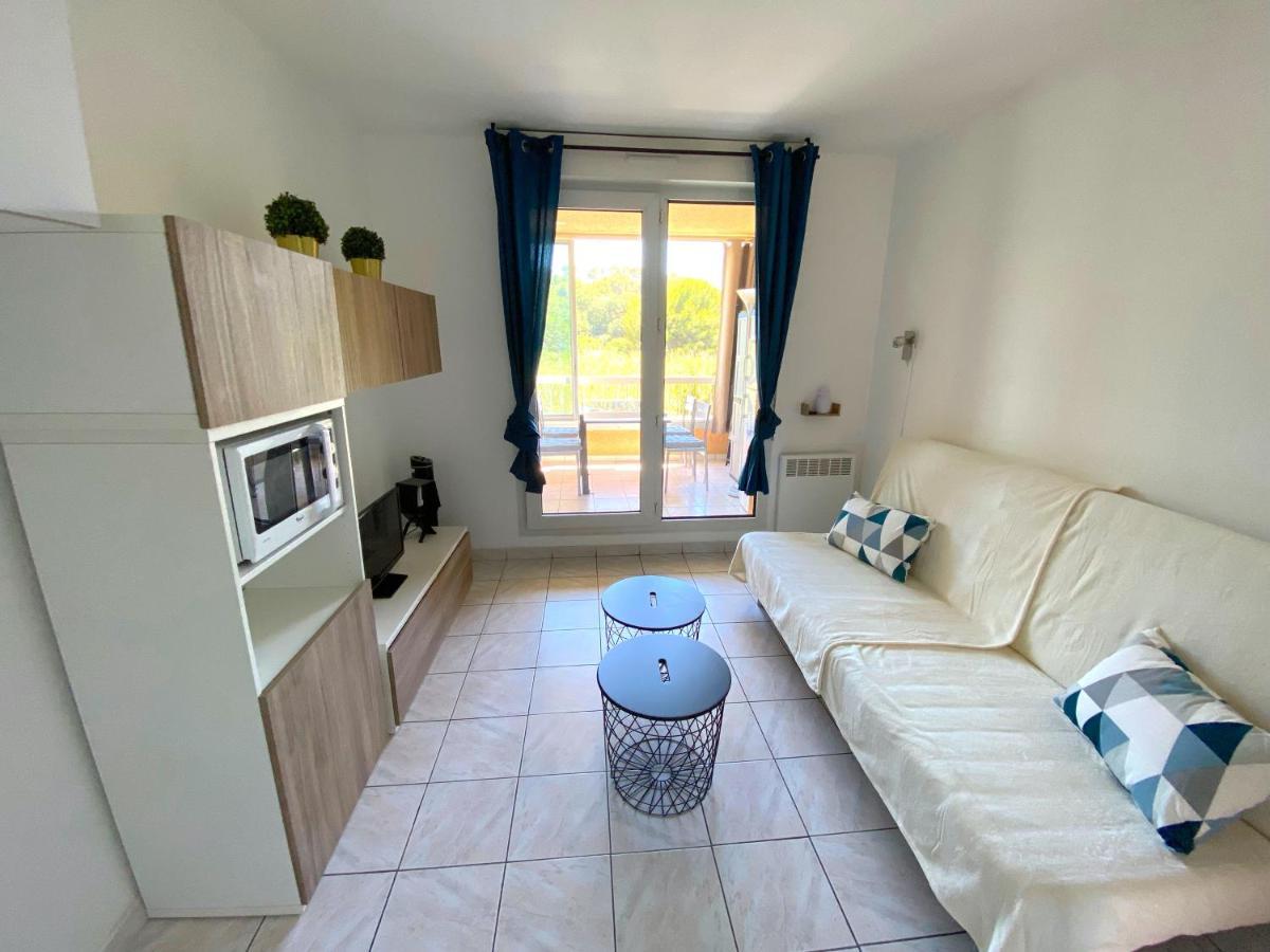 Appart 4 Pers Dans Residence Avec Piscine A 10 Min De La Plage Санари-сюр-Мер Экстерьер фото